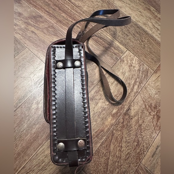 Vintage film camera antique leather folding case in used condition - Picture 3 of 4